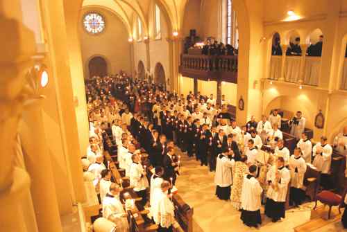 2006年2月2日　聖ピオ十世会フラヴィニーの神学校での剃髪式及びスータンの着衣式