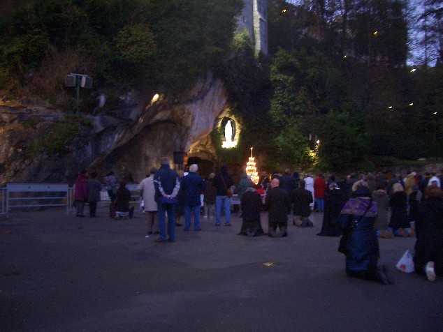 聖母マリア様が御出現されたルルドの洞窟